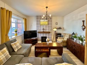 Lounge- click for photo gallery